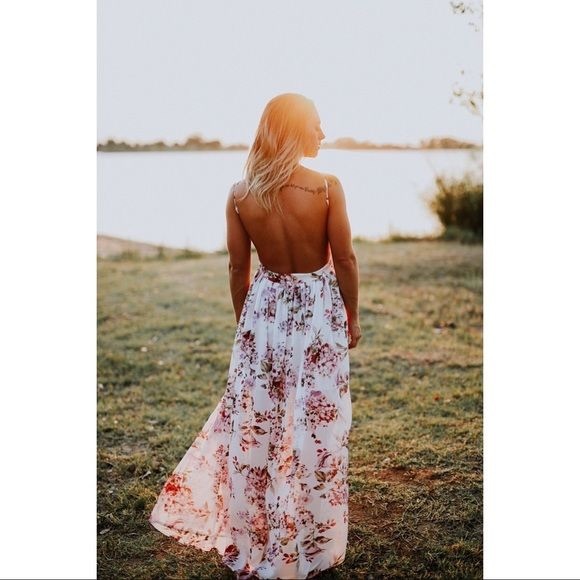 New white Floral open back Maxi Dress - Picture 3 of 3